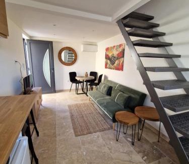 Vedene Villa | Duplex - Clim - Parking privé - Wifi - proche Avignon et parcs de Monteux - by CommeChezSoi