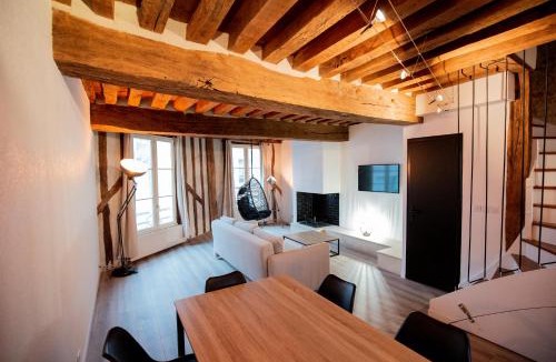 Bourgogne Apartment | Duplex colombage centre historique d'Orléans