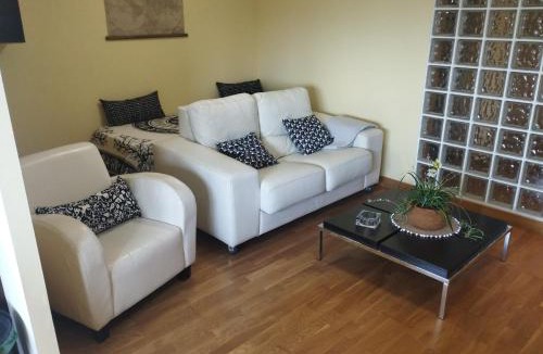 Villamediana de Iregua Apartment | Duplex con terraza y vistas a la montaña internet aire acondicionado frente a piscinas públicas