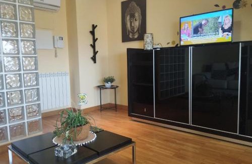 Villamediana de Iregua Apartment | Duplex con terraza y vistas a la montaña internet aire acondicionado frente a piscinas públicas