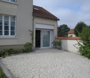 Leves Apartment | Duplex contemporain terrasse extérieure parking