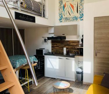 Saint-Martin-du-Littoral Apartment | Duplex cosy atypique à la plage - hyper centre