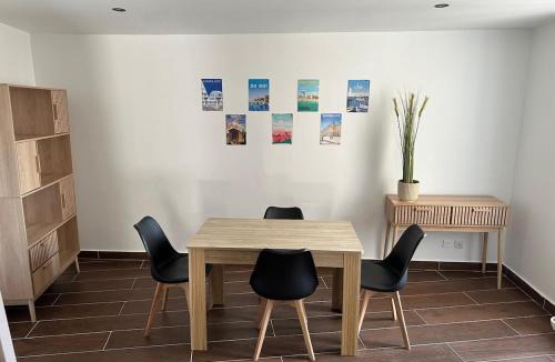 Lunel Apartment | Duplex Cosy en Cœur de Ville
