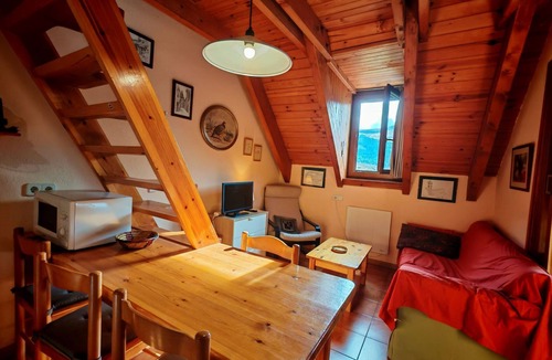 Pla de l'Ermita Apartment | Duplex Cuc 2 Dachgeschoss mit Dachboden und rustikalem Touch Vall de Boí by Interhome