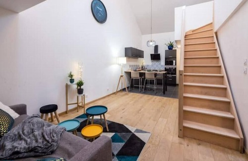 Saint-Marceau Apartment | Duplex de 80m2 Dans un Village de Caractère