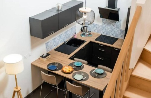 Saint-Marceau Apartment | Duplex de 80m2 Dans un Village de Caractère