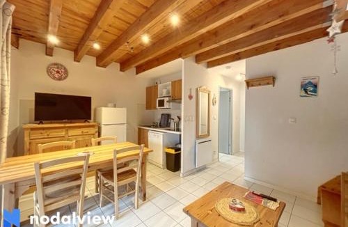 Arreau Apartment | Duplex de Sophie avec vue montagne et rivière