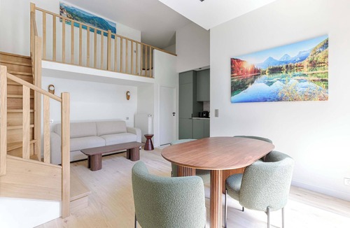 Porte-Dauphine Apartment | Duplex Design, Confort & Emplacement d’Exception