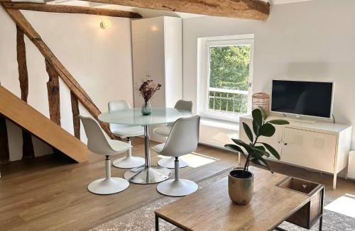 Senlis House | Duplex Downtown Abbaye by La Boîte En Plus