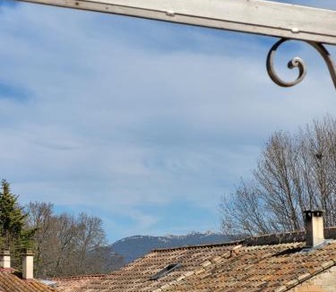 Sarrians Apartment | Duplex en terrasse sur les toits de Provence