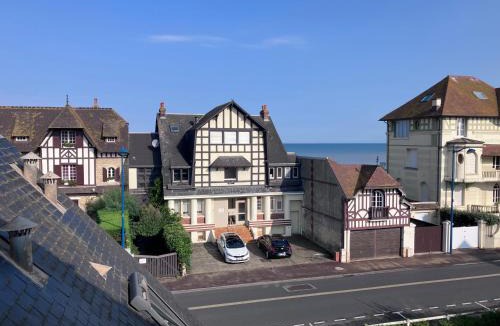 Villers-sur-Mer Apartment | Duplex familial refait à neuf avec balcon, à deux pas de la plage - FR-1-712-96