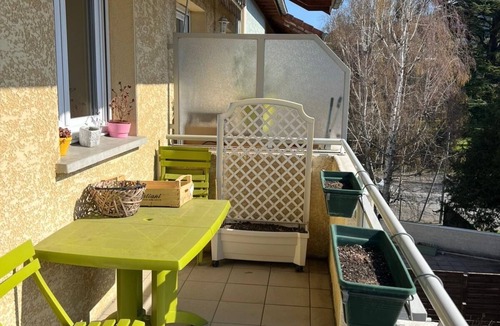 Eybens Condo | Duplex Family Apartment- 3 bedrooms 2 bathrooms- Private parking
