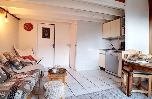 Les Bruyeres Apartment | Duplex for 4, ski-in/ski-out, balcony