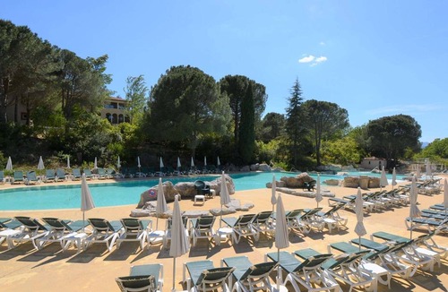 Rouret House | Duplex for 6 with Private Terrace in Grospierres