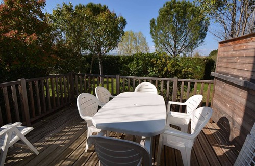 Rouret House | Duplex for 6 with Private Terrace, WiFi, and Pet-Friendly in Grospierres