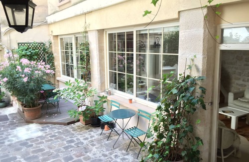 Arsenal Apartment | Duplex (ground floor and 1st floor - 2 bedrooms 2 bathrooms) -Center- Le Marais