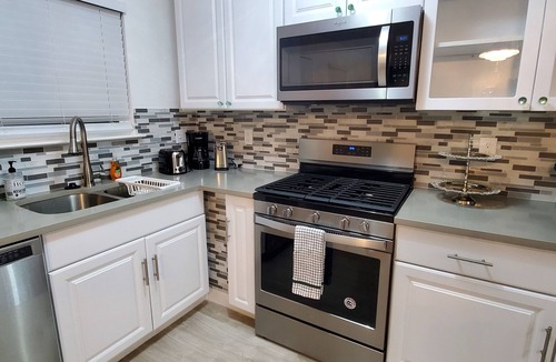 East MLK House | Duplex Home - Unit A & B Near DWTN & ATX Airport