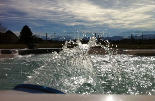 Barzun Apartment | Duplex house 40m2 with spa and pool facing the Pyrenees