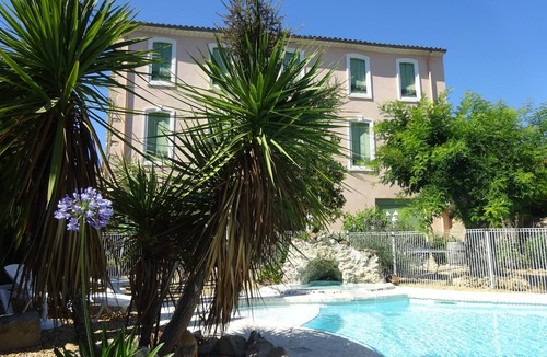 Pomerols Cottage | DUPLEX IN OLD MASTER HOUSE SWIMMING POOL, GARDEN, PARKING BEACHES 8 Km away