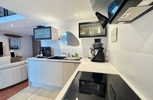 Port Guillaume Apartment | Duplex loft facing the port, large terrace, walking distance to the beach, parking