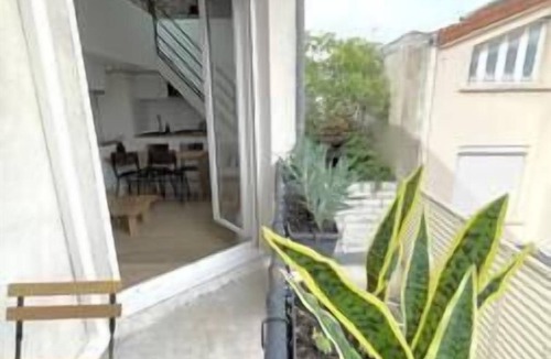 Les Puces de Saint-Ouen Apartment | Duplex Loft industriel, Puces de St Ouen, Quiet