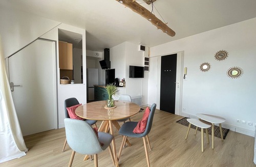 Saint-Brevin-les-Pins Apartment | Duplex lumineux près de la plage, centre Saint-Brevin-les-Pins, 2 pièces, parking et balcon sans vis-à-vis