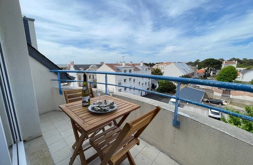 Saint-Brevin-les-Pins Apartment | Duplex lumineux près de la plage, centre Saint-Brevin-les-Pins, 2 pièces, parking et balcon sans vis-à-vis