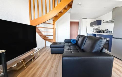 Toulouse North Apartment | Duplex moderne et lumineux avec piscine et parking