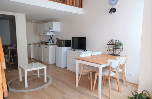 Miroir - Batignolles Apartment | Duplex near Mans station