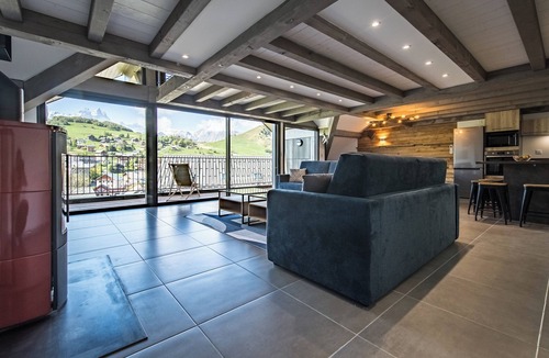 Albiez-le-Vieux Apartment | Duplex | Near Slopes | Balcony & Panoramic View