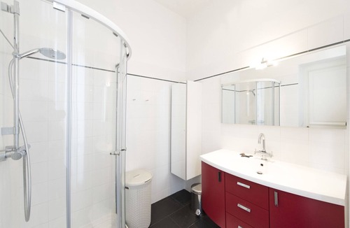 Porte-Dauphine Apartment | Duplex Near Trocadéro, by Veeve