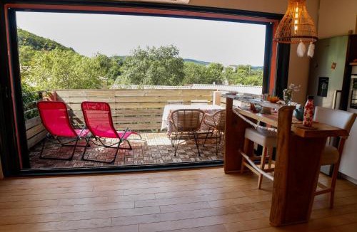Salasc House | Duplex Orange Oasis