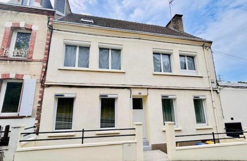 Cherbourg-en-Cotentin Apartment | Duplex Parapluies de Cherbourg Netflix Parking