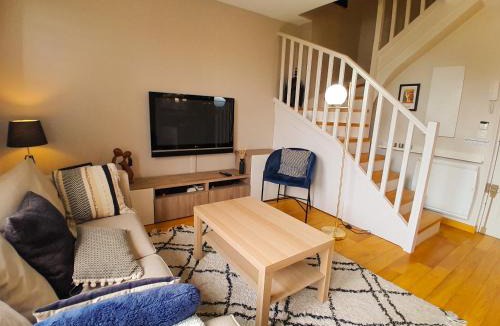 Sartrouville Apartment | Duplex plein centre - Balcon - Parking - La Défense 10 min