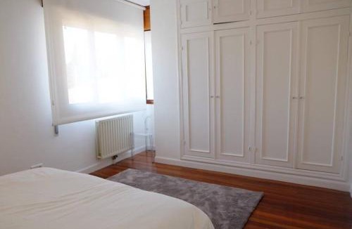Olaeta Apartment | Duplex precioso con jacuzzi, sauna y chimenea .
