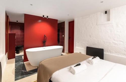 Charonne Apartment | Duplex Prestige avec Billard et Baignoire