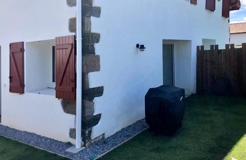 Saint-Pee-sur-Nivelle Apartment | Duplex rénové - Ferme basque du XVIIIe