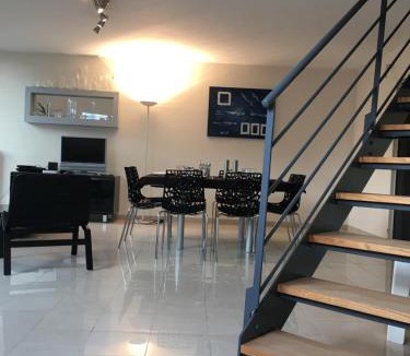 Henriville House | Duplex residence d'orléans