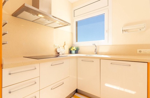 El Roc de Sant Gaieta Apartment | Duplex Roc: Disfruta de vistas impresionantes en primera línea