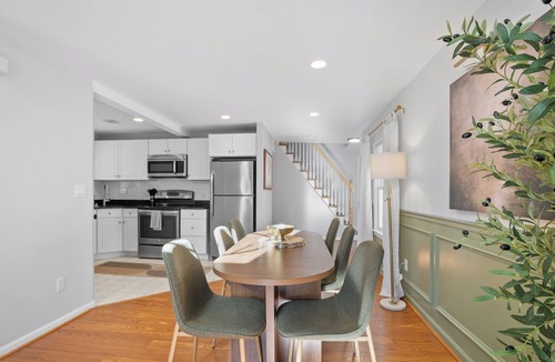 Wellington-Harrington Apartment | Duplex Rooftop near MIT/Kendall/Harvard with 2 FREE Parking!