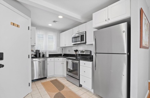 Wellington-Harrington Apartment | Duplex Rooftop near MIT/Kendall/Harvard with 2 FREE Parking!