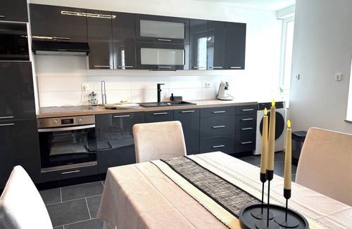 Belleville-sur-Meuse Apartment | Duplex sleeps 6, 3 bedrooms, billiards & Netflix. Fully equipped