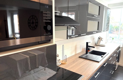 Belleville-sur-Meuse Apartment | Duplex sleeps 6, 3 bedrooms, billiards & Netflix. Fully equipped