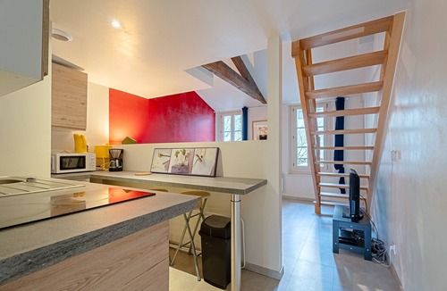 Arsenal-Redon Apartment | Duplex Studio Apartment 'Cosy Hyper Centre Rennes' with Shared Garden and Wi-Fi