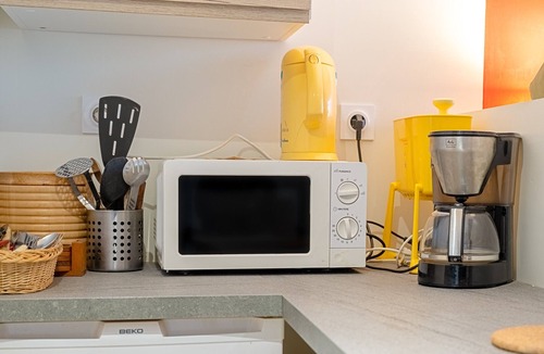 Arsenal-Redon Apartment | Duplex Studio Apartment 'Cosy Hyper Centre Rennes' with Shared Garden and Wi-Fi