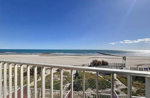 Carnon-Plage Apartment | Duplex T3 apartment with terrace, beachfront, WiFi, private parking