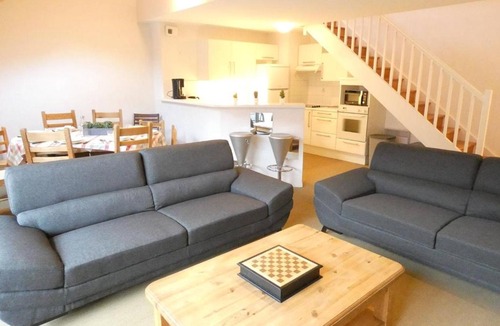 Saint-Lary-Soulan Apartment | Duplex T4 8 pers, 102m², Saint-Lary-Soulan, Balcon, Garage, 3 Chambres, 3⭐️, Proche Centre - FR-1-457-278