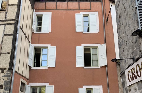 Aurillac Apartment | Duplex T4 historic center