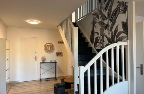 Royallieu Pompidou Apartment | Duplex urbain spacieux à Compiègne