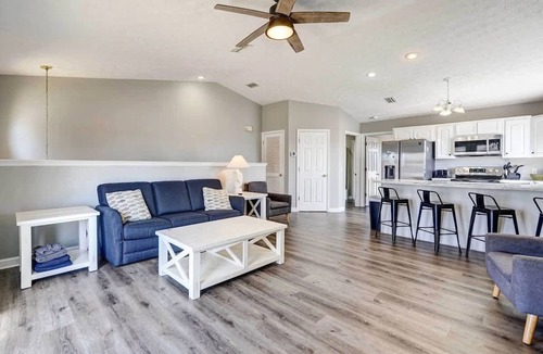 Bel Air House | Duplex w Private Pool Beach Access Prime PCB